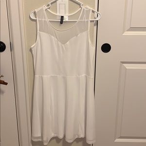 White H&M sweetheart neckline dress